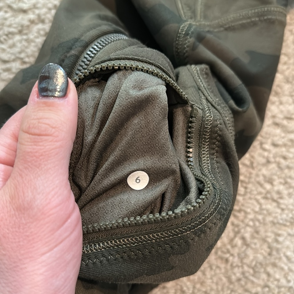 Lululemon Forme Jacket Savasana Camo - Picture 5 of 8